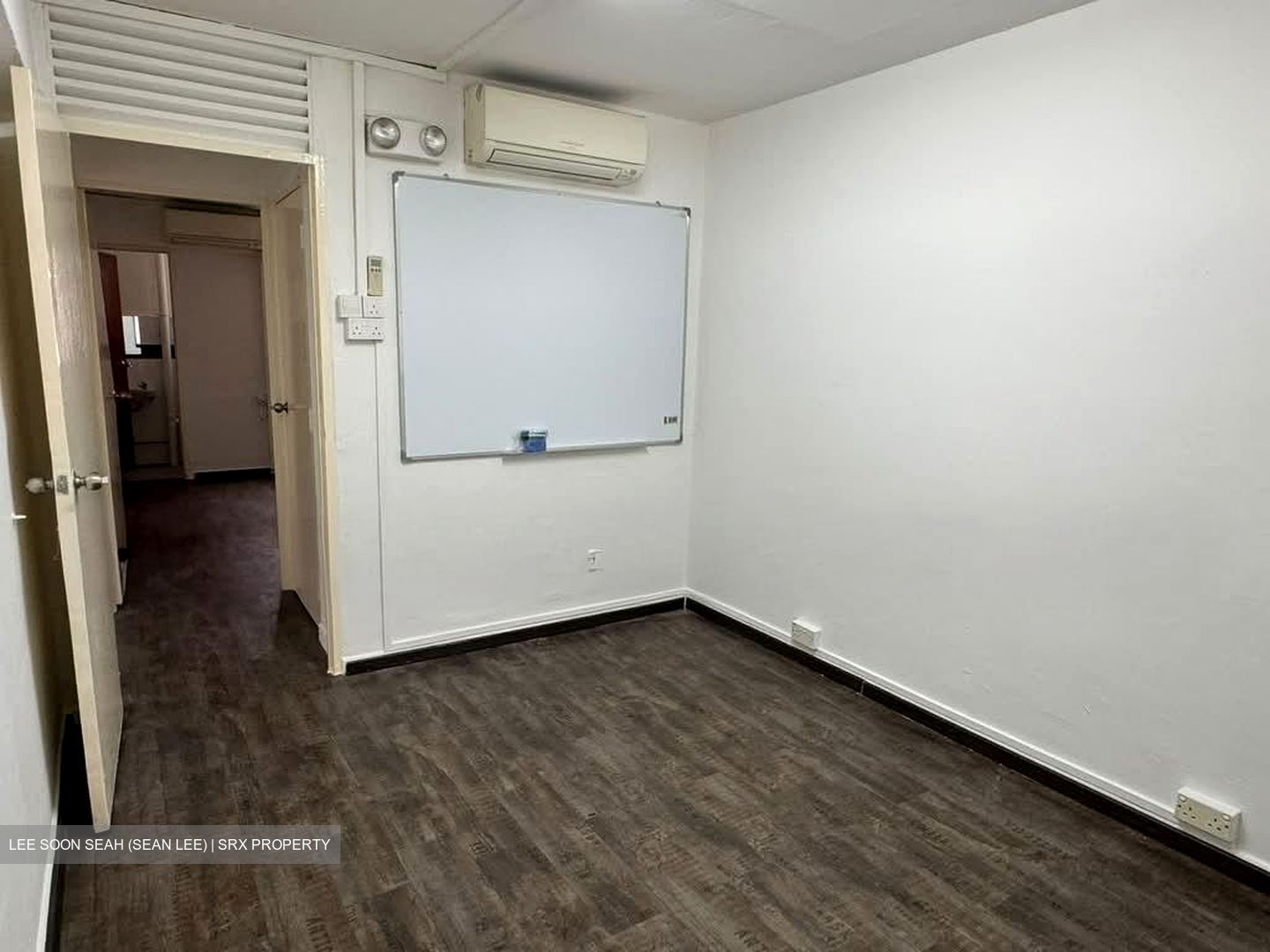 Hougang Avenue 3 (D19), Shop House #606789461